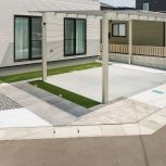 駐車スペースの土間コンクリートに「伸縮目地」を｜アイムの庭（エスティナ岡山）