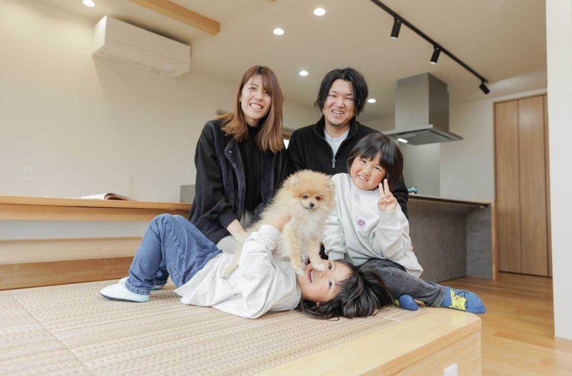 畳スペースが彩る家族団欒を育むくつろぎの空間