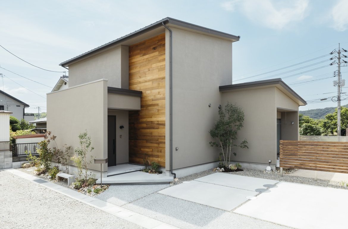 「土間と庭」が繋がる家